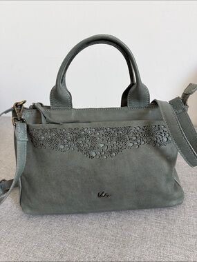 Women’s Green vintage Leather Tote Bag with Perforated Detail